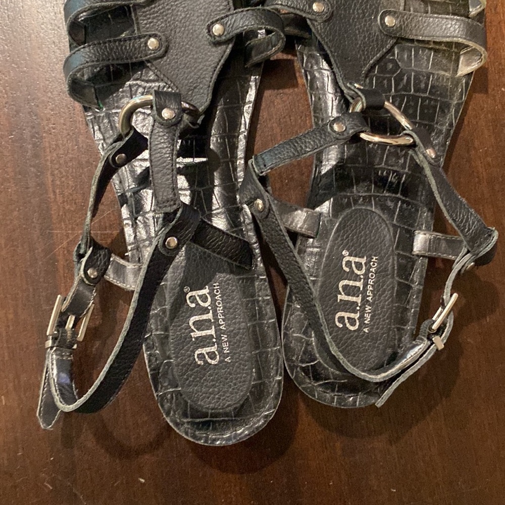 S15- A.n.a Black Women's Sandals Sz. 9.5 M EUC - Picture 3 of 6